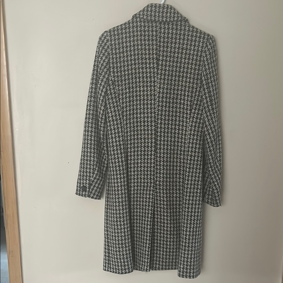 Express Black and White Trench Coat Classic Houndstooth - Picture 10 of 10